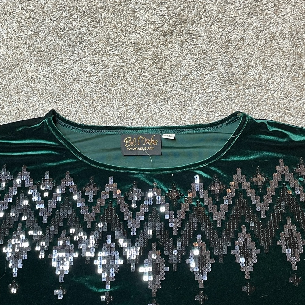 🤩 BOB MACKE Velour Top NWT GREEN - Picture 2 of 5